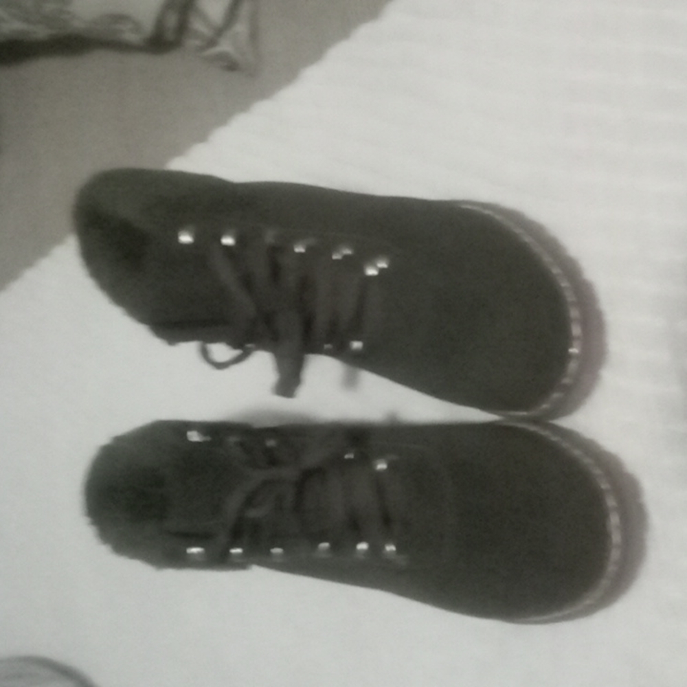 Casual ankle boots army green never been worn them no rips brand new